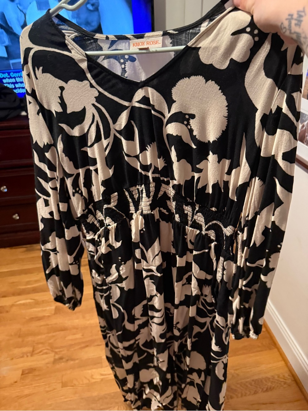 Knox Rose Black and Cream Floral Long Sleeve Midi Dress